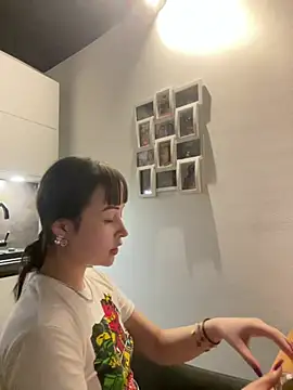Just-Lilly Live XXX-Chat