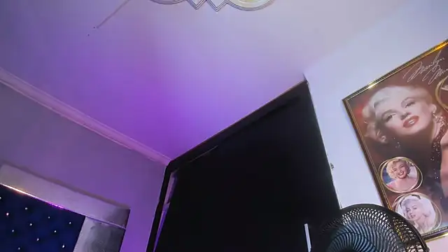 Ciara_HotTsのウェブカメラショー