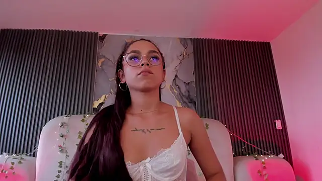 Chat XXX en directo de CarolineFyre