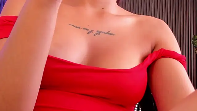 XXX chat uživo modela CarolineFyre