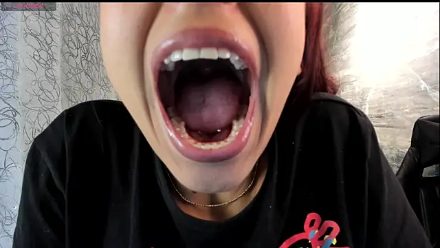 CarolineFyreのライブXXXチャット
