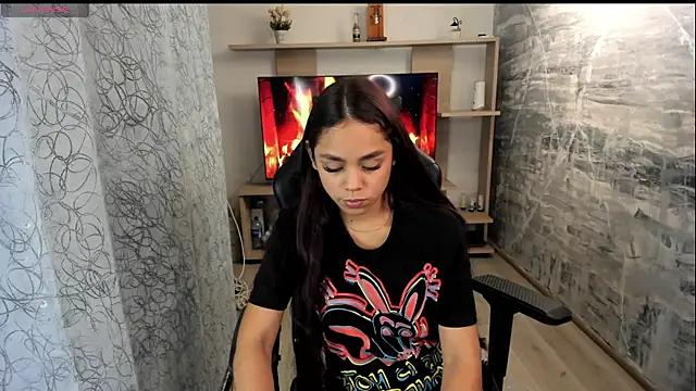 CarolineFyre Chat XXX in diretta