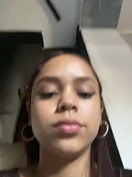 Chat +18 de CarolineFyre ao vivo