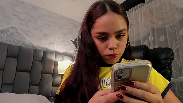Chat XXX en directo de CarolineFyre