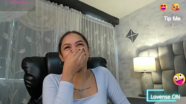 CarolineFyre 라이브 XXX 채팅