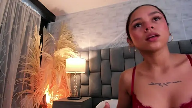 CarolineFyre's Live XXX Chat
