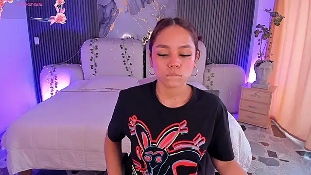 CarolineFyre Adlı Modelin Canlı XXX Sohbeti