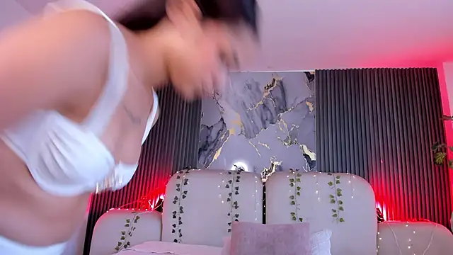 Онлайн чат XXX CarolineFyre