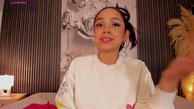 CarolineFyre live XXX chat