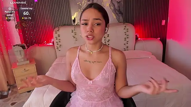 CarolineFyre live XXX chat