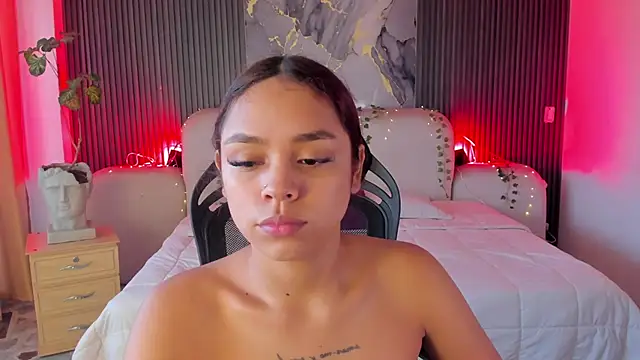 CarolineFyre's Live XXX Chat