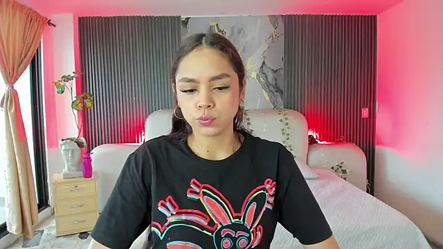 Онлайн чат XXX CarolineFyre