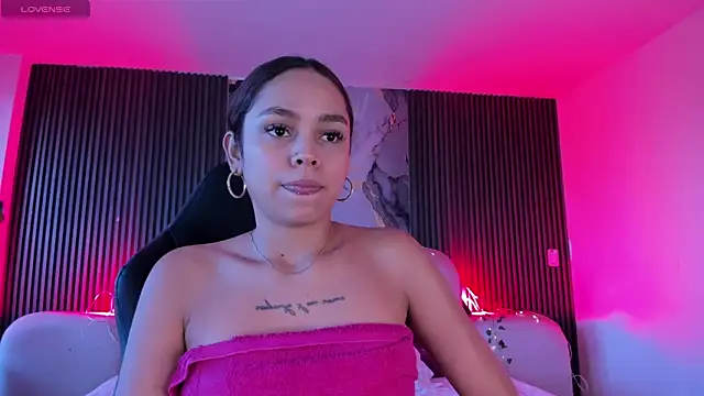 Živý XXX chat CarolineFyre
