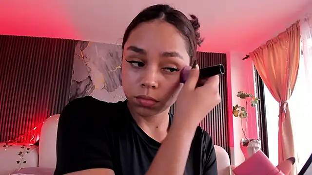 CarolineFyre Adlı Modelin Canlı XXX Sohbeti
