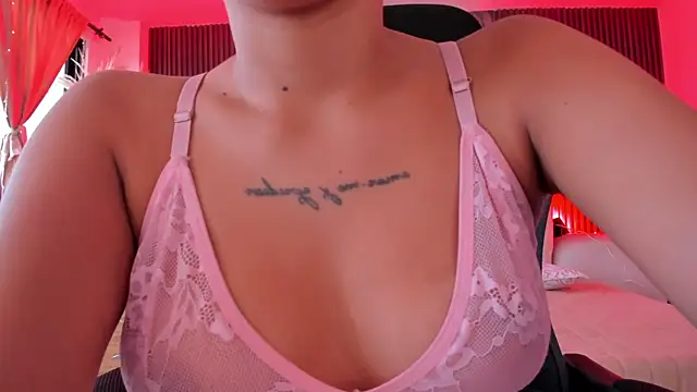 XXX chat uživo modela CarolineFyre