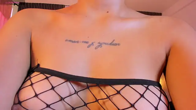 Chat XXX en directo de CarolineFyre