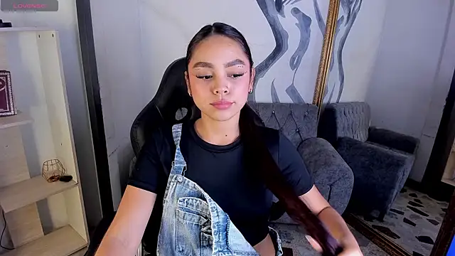 CarolineFyre's Live XXX Chat
