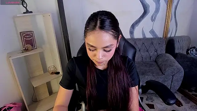 CarolineFyre's Webcam Show