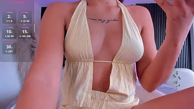 CarolineFyre's Webcam Show