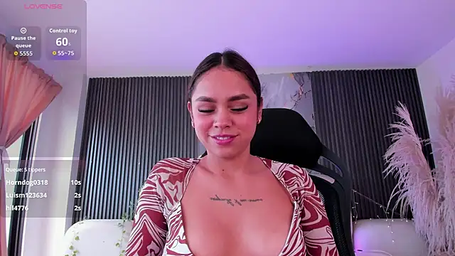 دردشة CarolineFyre الجنسية المباشرة