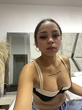 CarolineFyre's Live XXX Chat