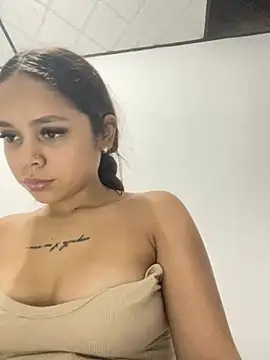 XXX chat uživo modela CarolineFyre