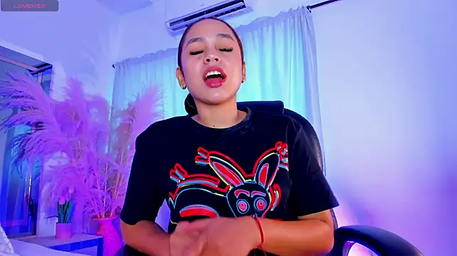 CarolineFyre Show in webcam