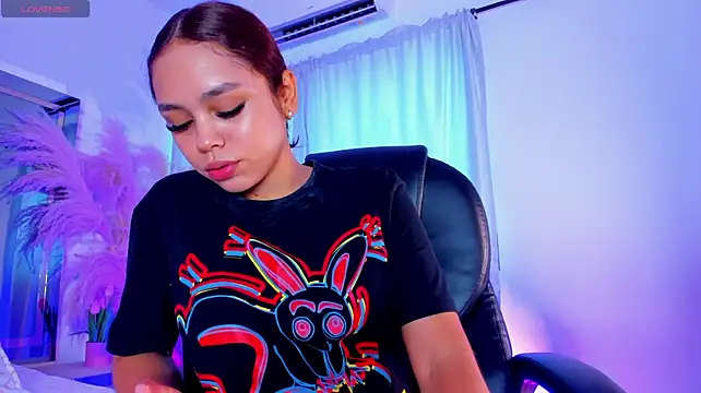 Show modela CarolineFyre na web-kameri
