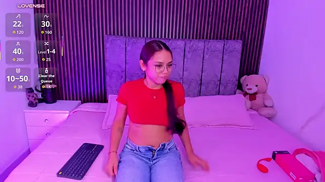 CarolineFyre's Webcam Show
