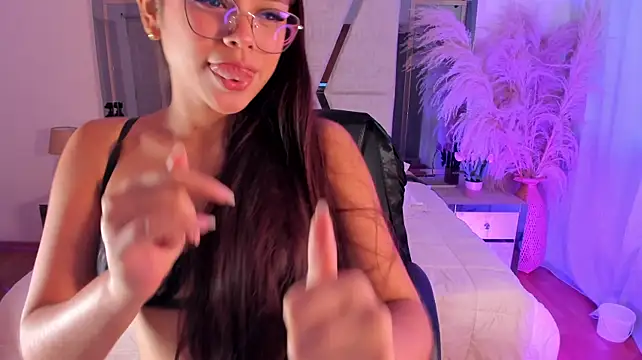 CarolineFyre's Webcam Show
