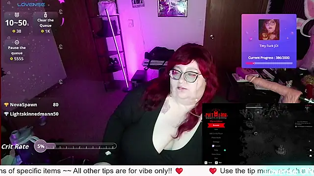 Show modela RileySynn na web-kameri