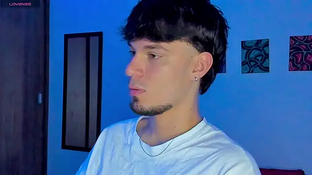 manu__05 Show in webcam