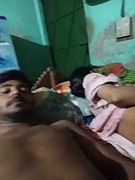teencuple: διαδικτυακό σόου στην κάμερα