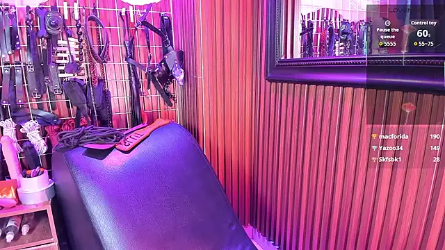 mhannia_bdsm303av's Webcam Show