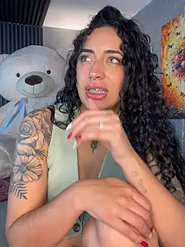 Magic_ivone's Live XXX Chat