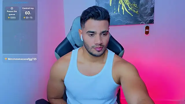AndresRodriguez1 Adlı Modelin Canlı XXX Sohbeti