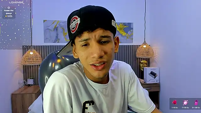 JDWhite18 webcam show