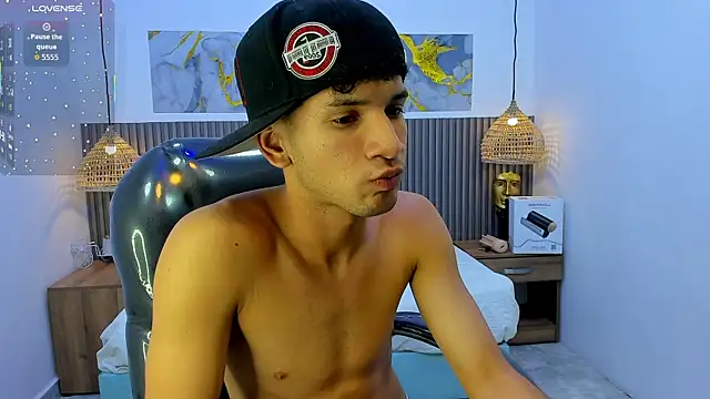 JDWhite18 webcam show