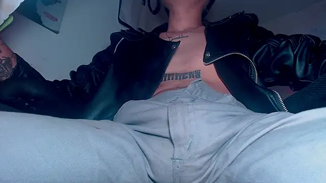 theskateboy Show in webcam