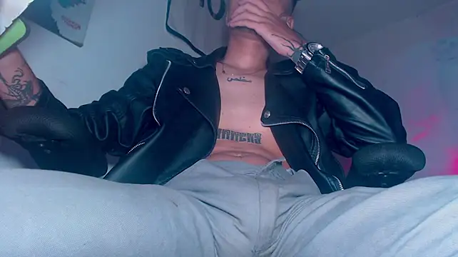 Pokazy przed kamerką – theskateboy