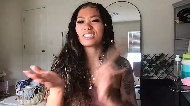 maciixbby 即時 XXX 聊天