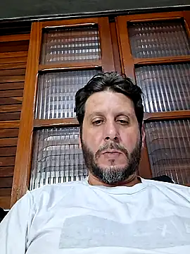 Show modela CasadoHetero na web-kameri