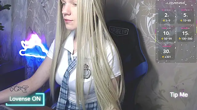 Show modela Shiny_Victoria na web-kameri