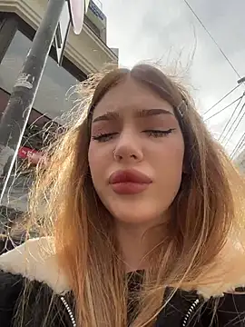 Jean_Graay: διαδικτυακό σόου στην κάμερα