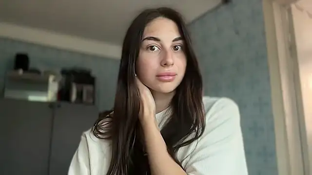 LiluMartiznir élő XXX-chatje