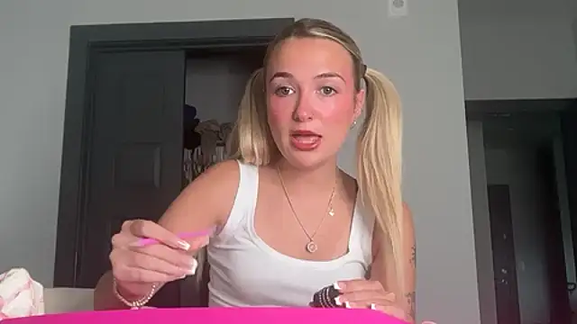 Chat +18 de kelseyblu ao vivo