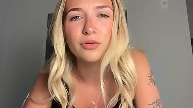 צ'אט XXX בשידור חי של kelseyblu
