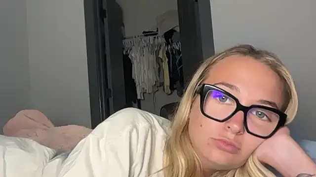 Chat +18 de kelseyblu ao vivo