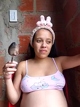 lachiki_plus Show in webcam