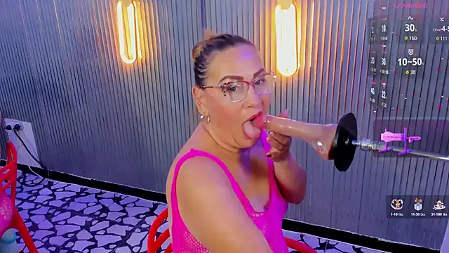 nazly_bigass Webcam show